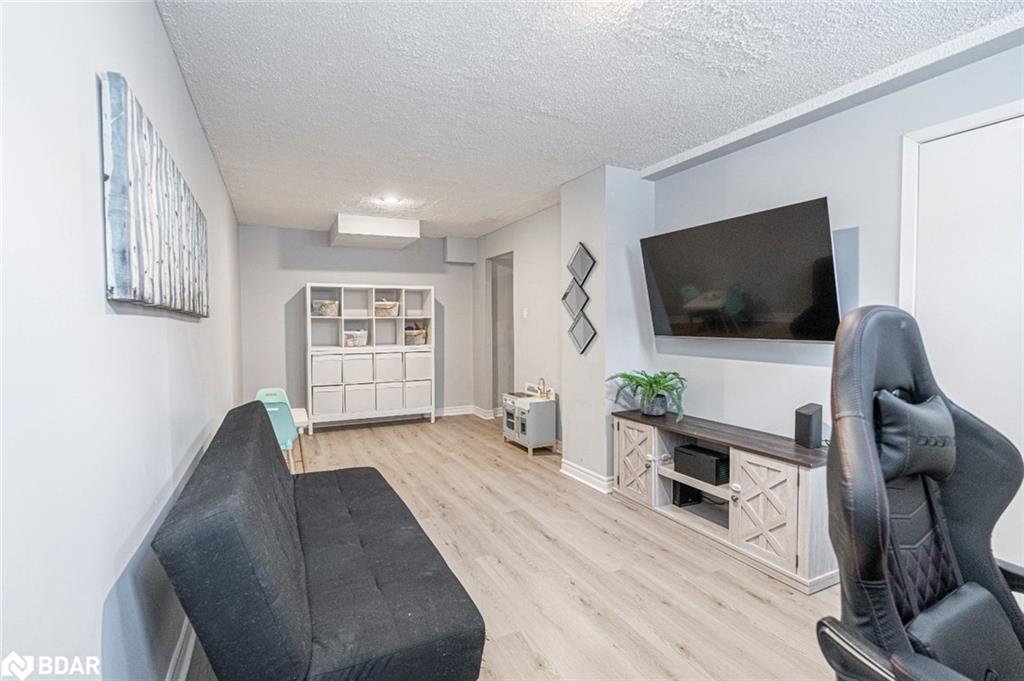 1187 Inniswood Street Property Photo 11
