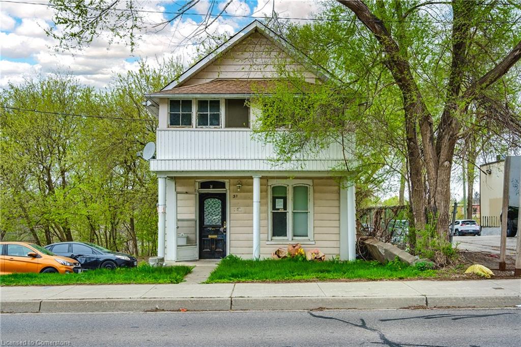 31 Queen Street W Property Photo 1