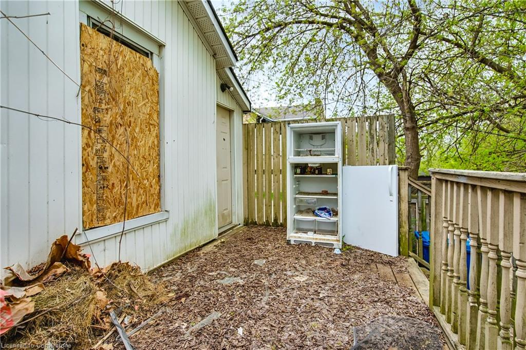 31 Queen Street W Property Photo 10