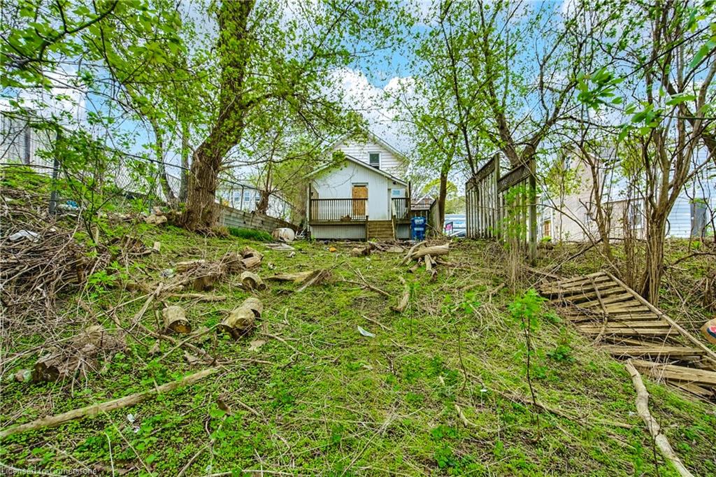 31 Queen Street W Property Photo 12
