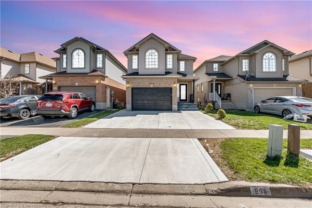 968 Copper Leaf Crescent Property Photo 1