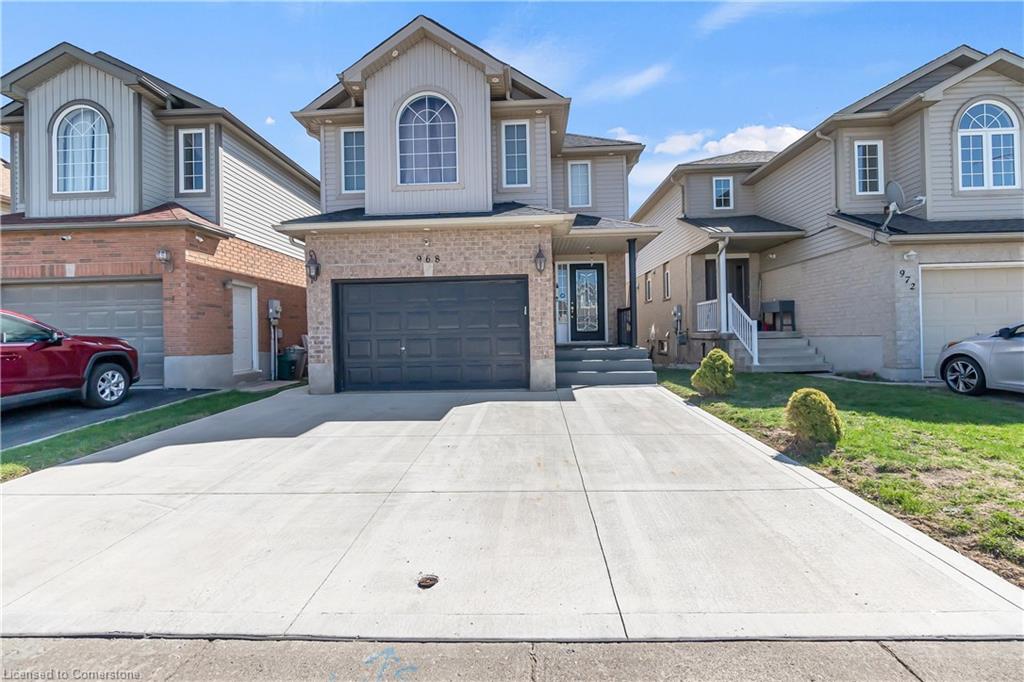 968 Copper Leaf Crescent Property Photo 3