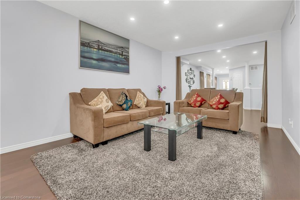 968 Copper Leaf Crescent Property Photo 11