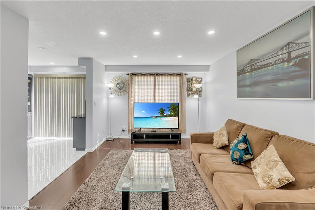 968 Copper Leaf Crescent Property Photo 13