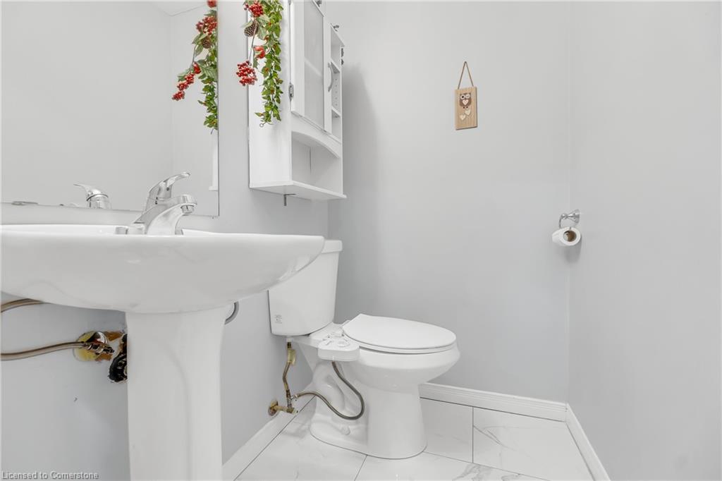 968 Copper Leaf Crescent Property Photo 33