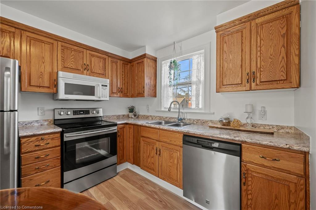 513 Speedvale Avenue E Property Photo 6