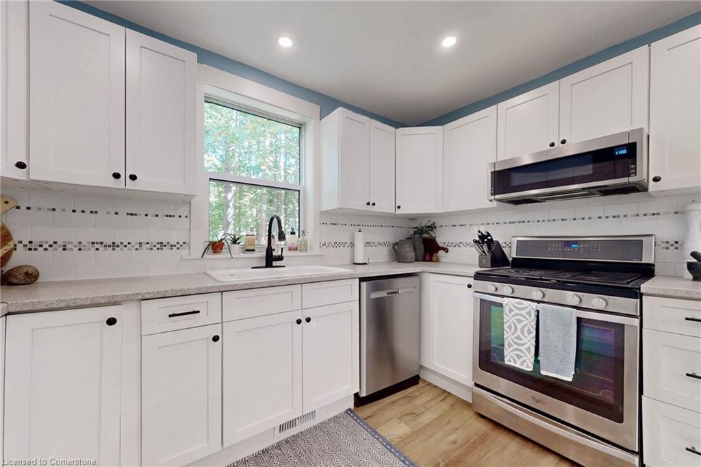190 Maple Street Property Photo 8
