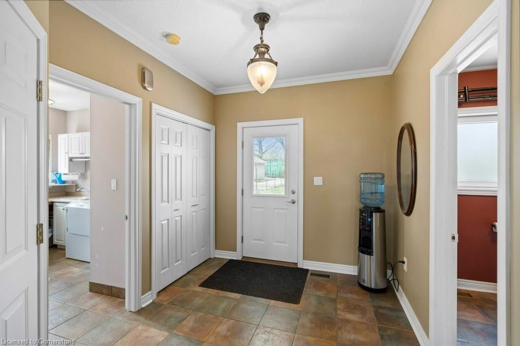 407 Third Road E Property Photo 7