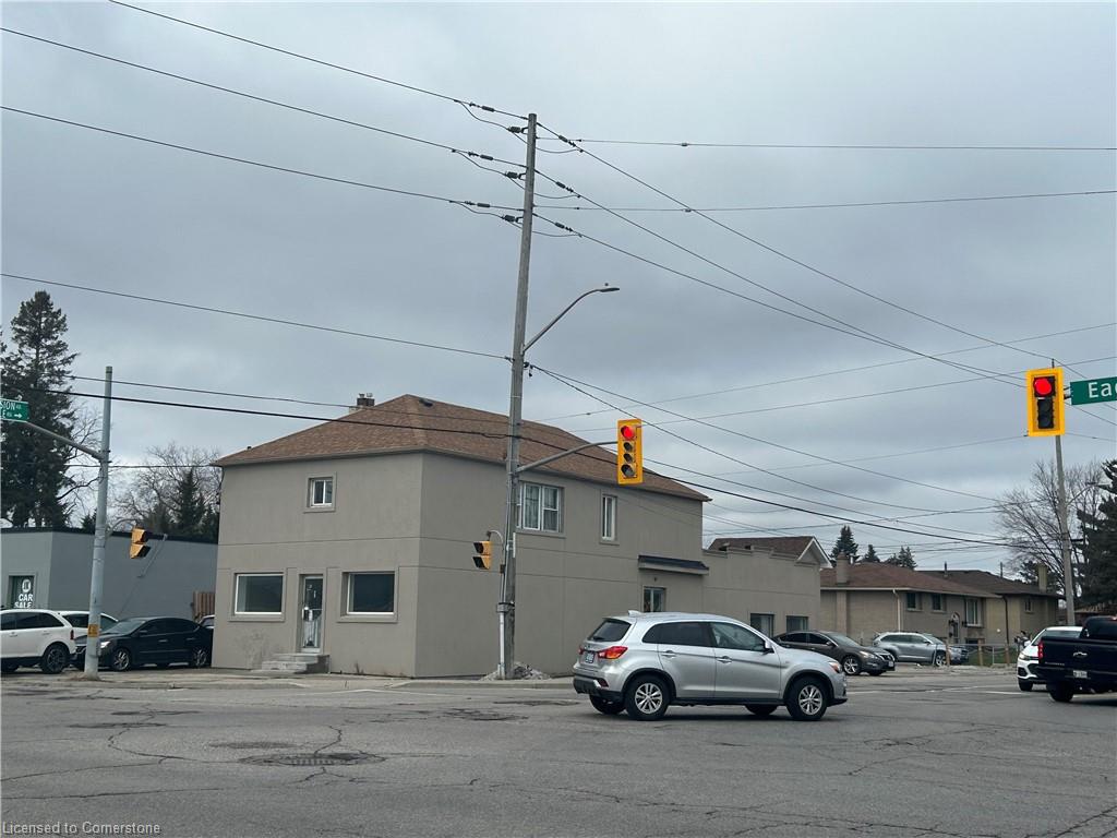 1390 Eagle Street N Property Photo