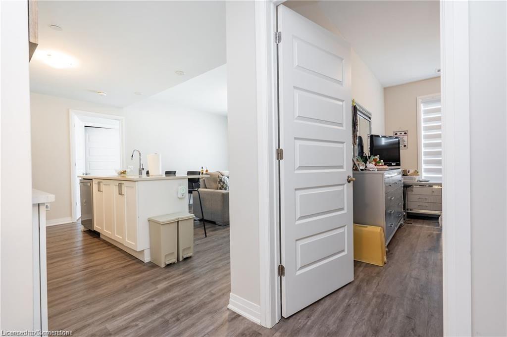 202-470 Gordon Krantz Avenue Property Photo 8