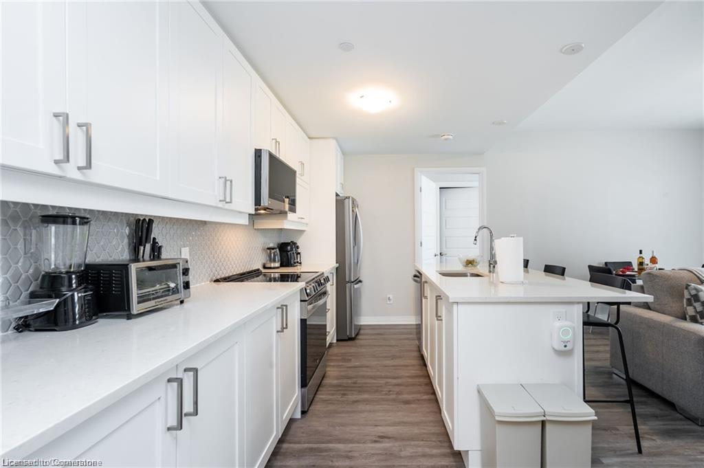 202-470 Gordon Krantz Avenue Property Photo 11