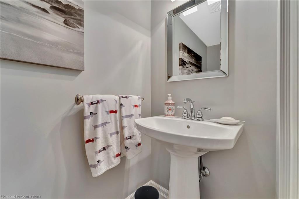 64 Aberdeen Road S Property Photo 18