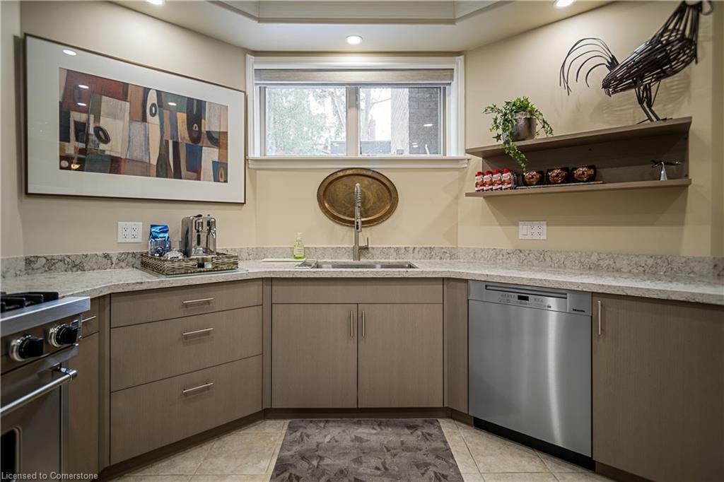 56 Cameo Street Property Photo 37