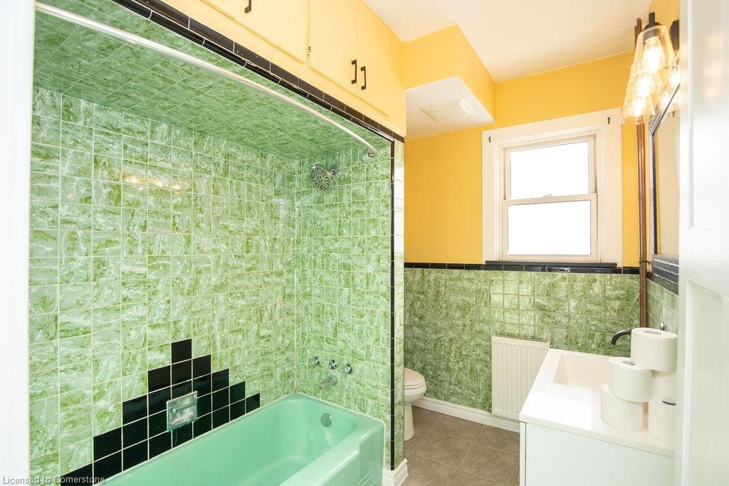 2-352 Barton Street E Property Photo 14