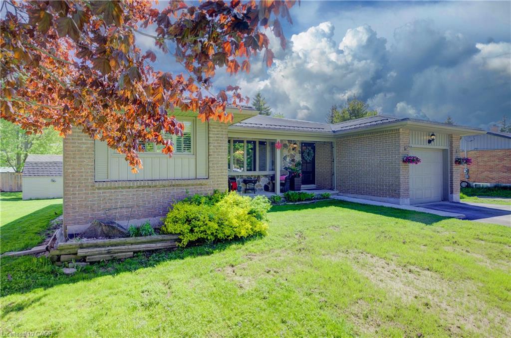 1076 Henry Street Property Photo 2