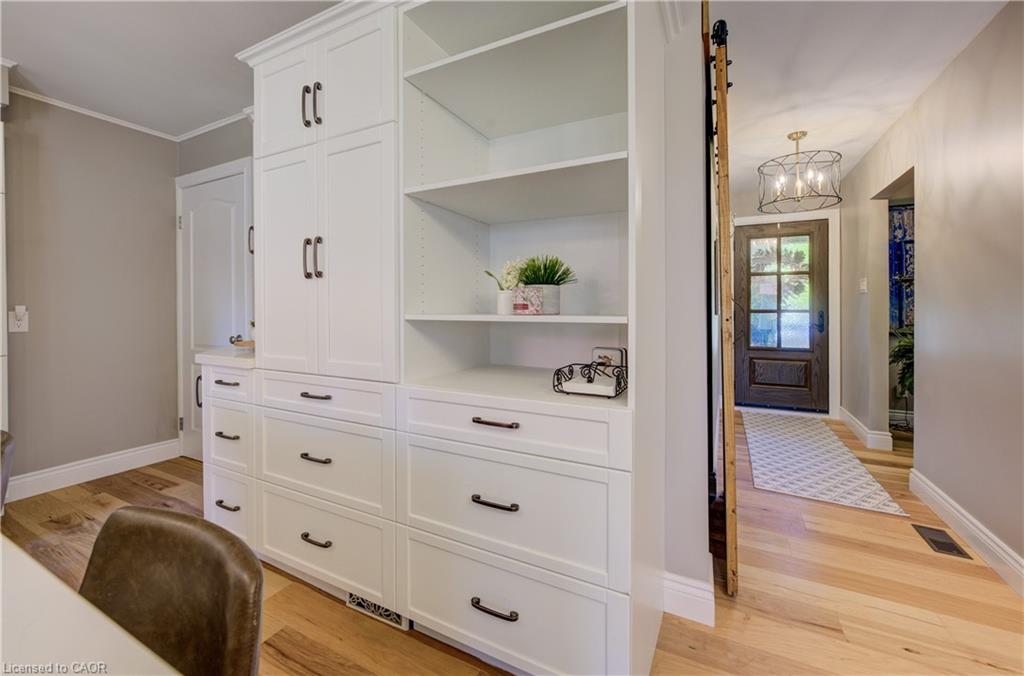 1076 Henry Street Property Photo 13