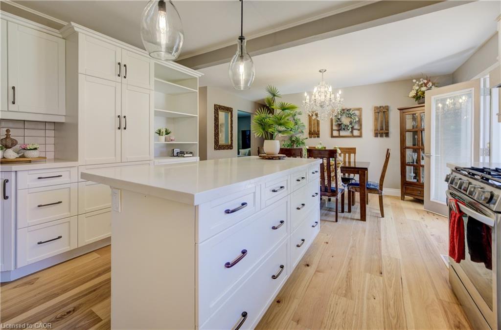 1076 Henry Street Property Photo 14