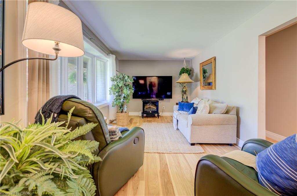 1076 Henry Street Property Photo 16