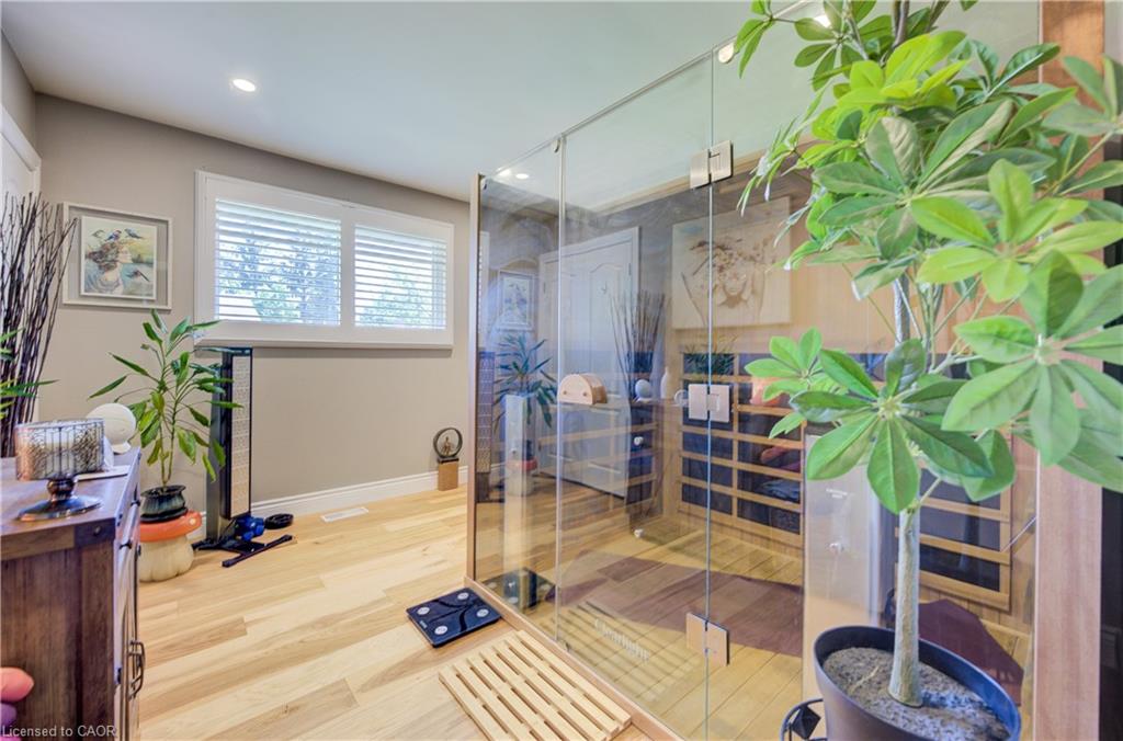 1076 Henry Street Property Photo 22
