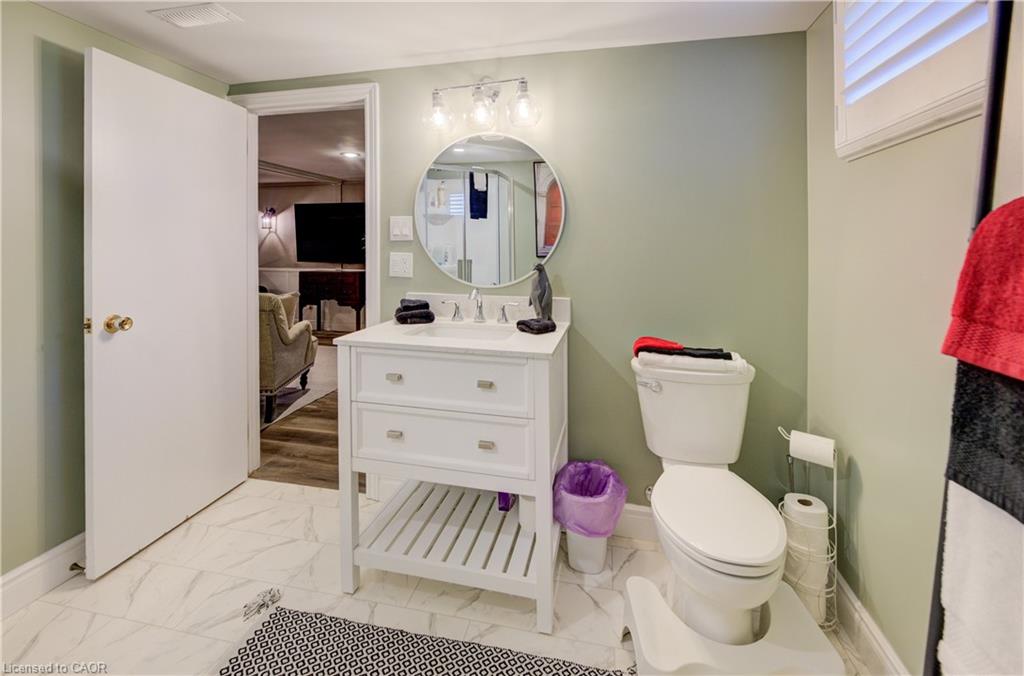 1076 Henry Street Property Photo 31