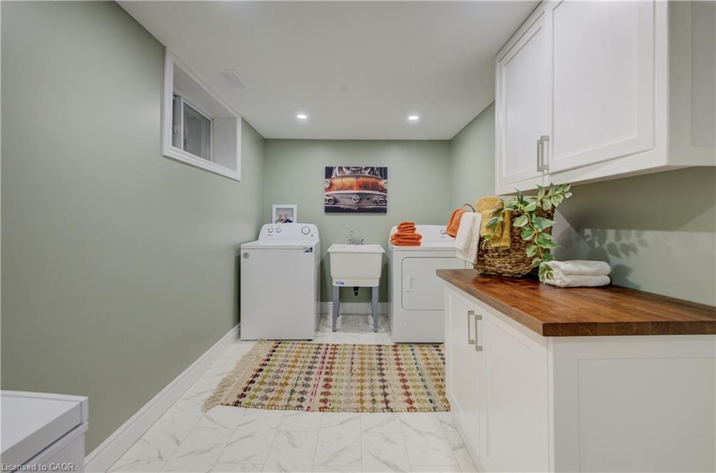1076 Henry Street Property Photo 34