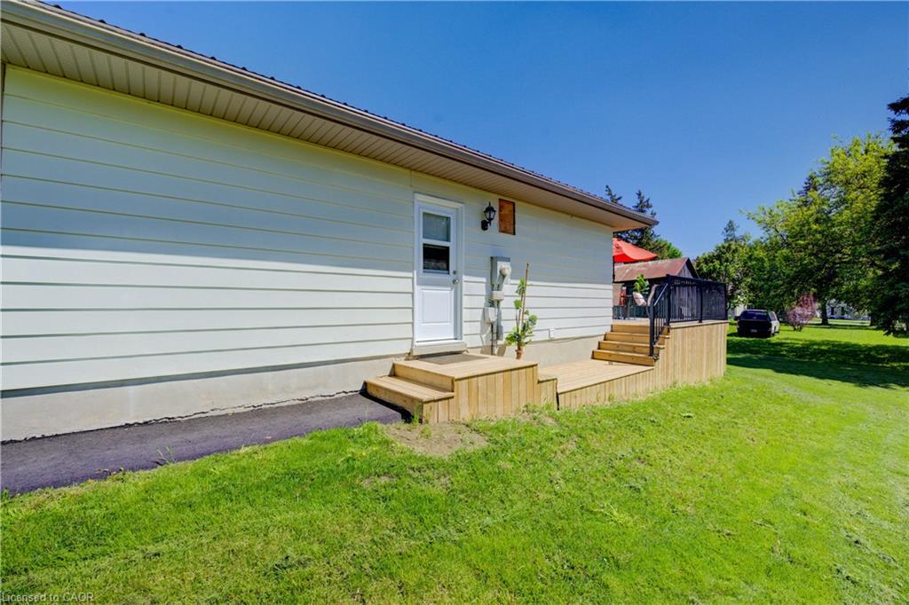 1076 Henry Street Property Photo 35