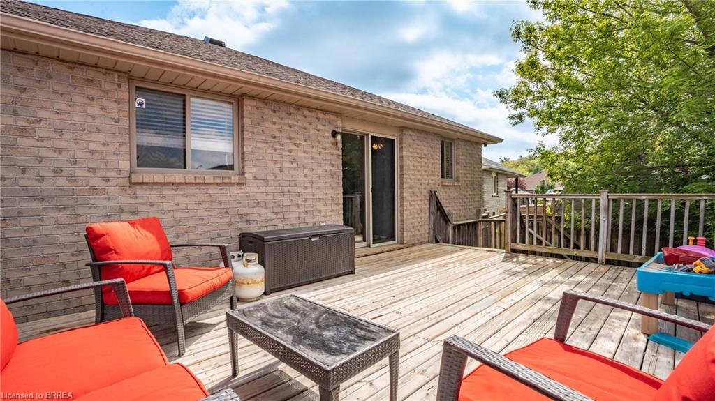 47 Brewster Way Property Photo 3