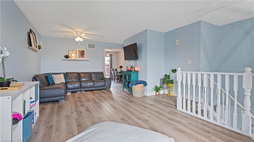 47 Brewster Way Property Photo 8