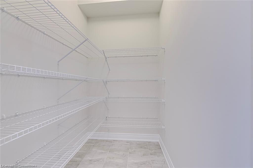 8-2273 Turnberry Road Property Photo 9
