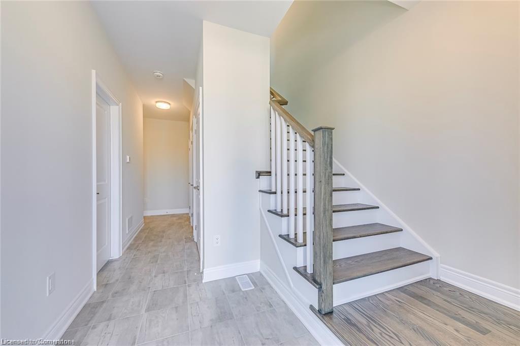 8-2273 Turnberry Road Property Photo 11