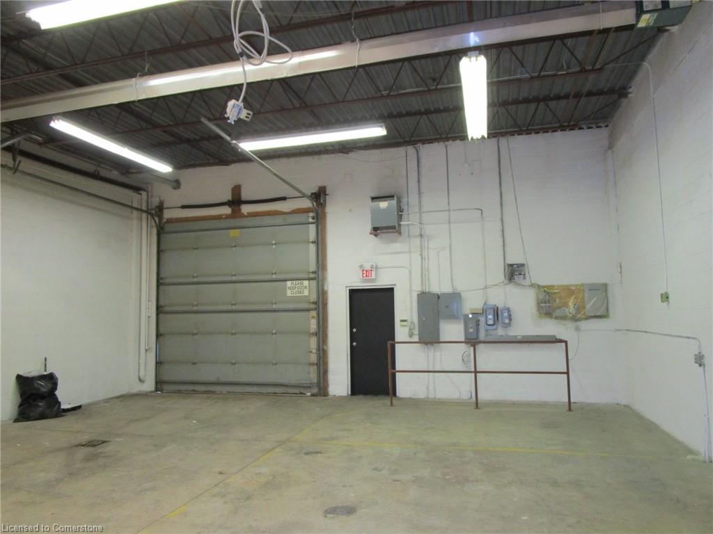 2-889 Barton Street E Property Photo 4