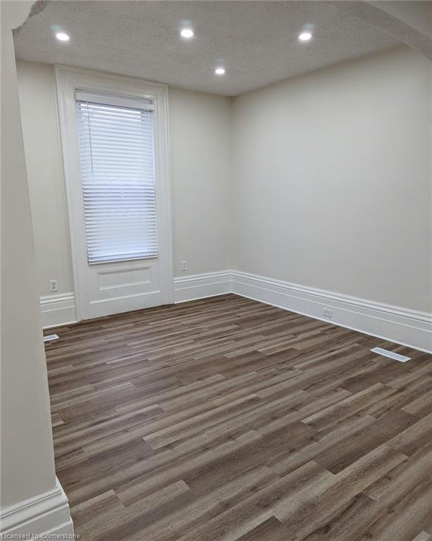 21 Sarah Street Property Photo 4