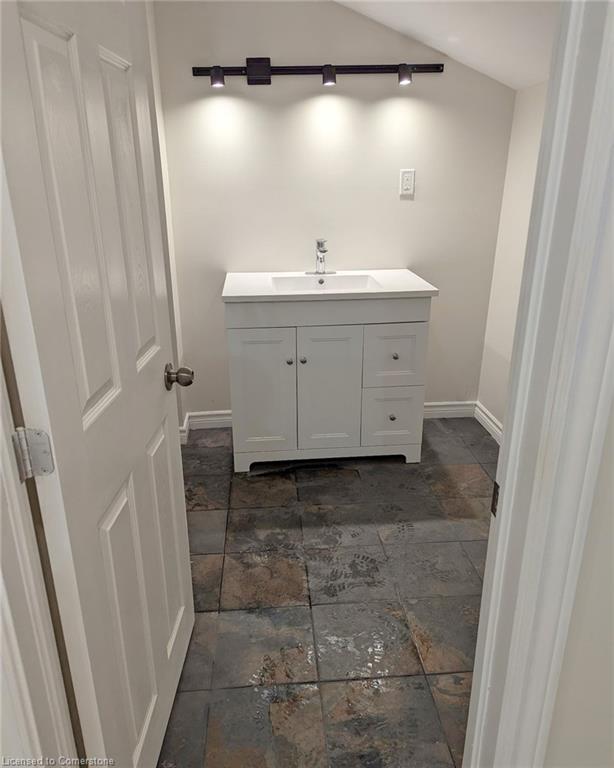 21 Sarah Street Property Photo 9