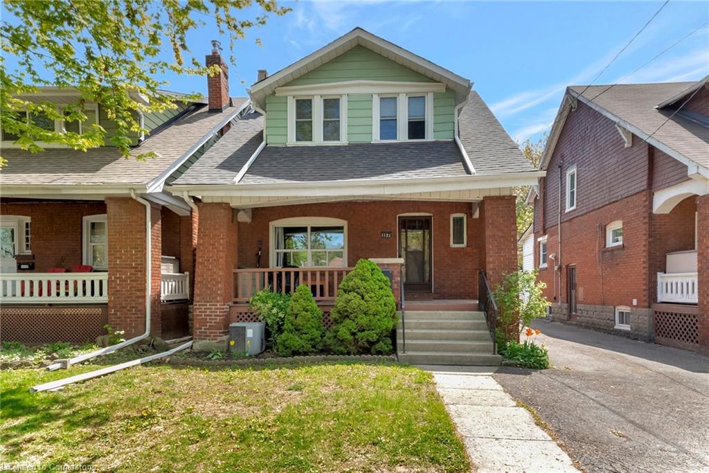 1121 King Street W Property Photo 1