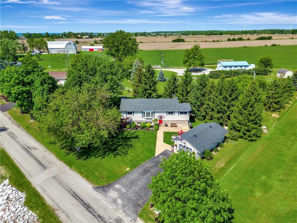 1697 Lakeshore Road Property Photo 8