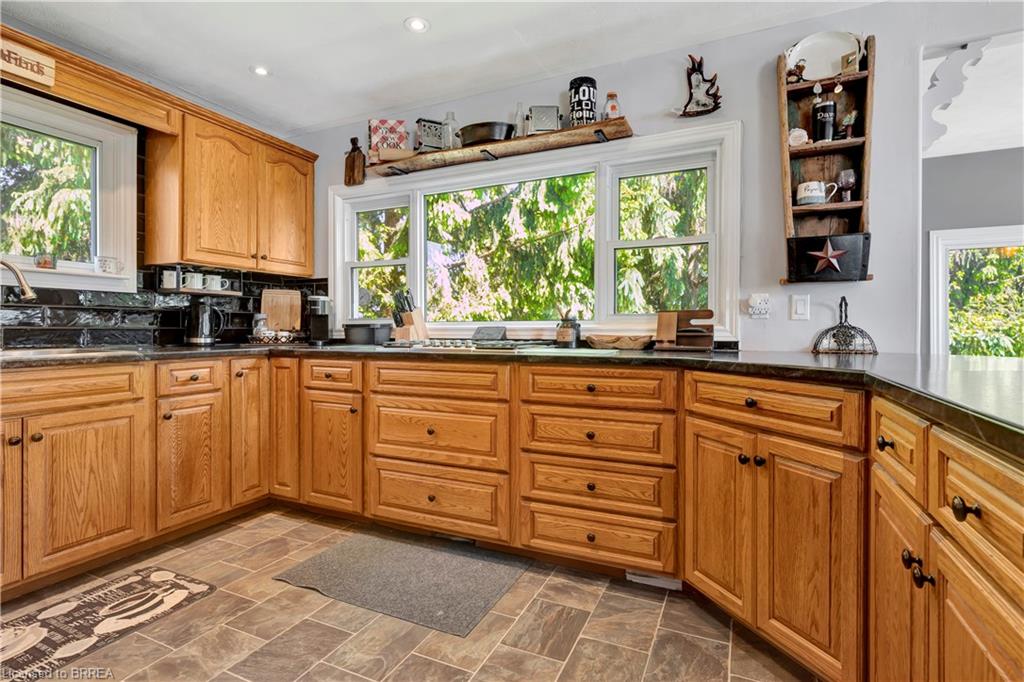 1697 Lakeshore Road Property Photo 28