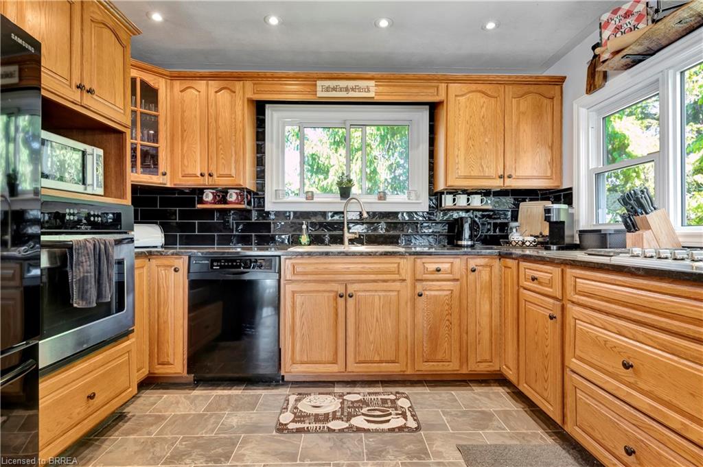 1697 Lakeshore Road Property Photo 29