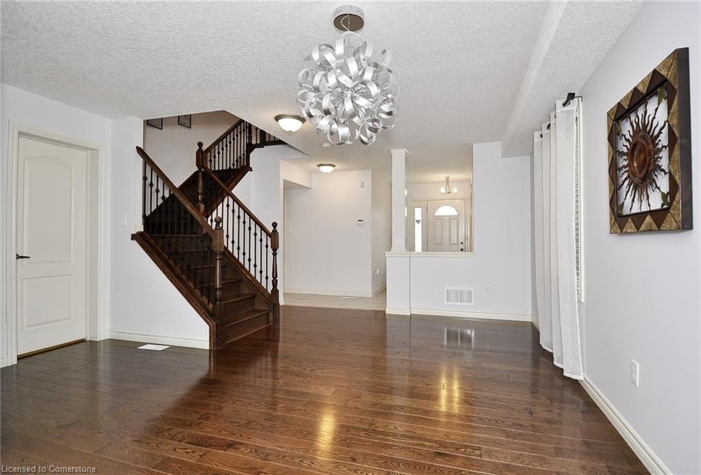 8 Lockwood Street Property Photo 6