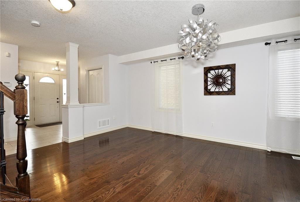 8 Lockwood Street Property Photo 9