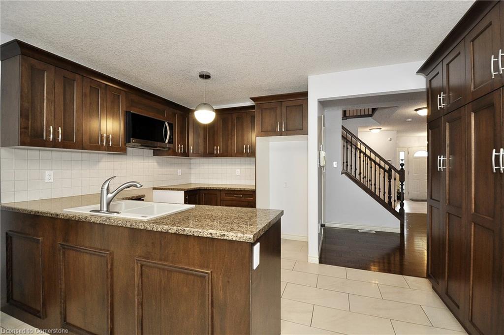 8 Lockwood Street Property Photo 12
