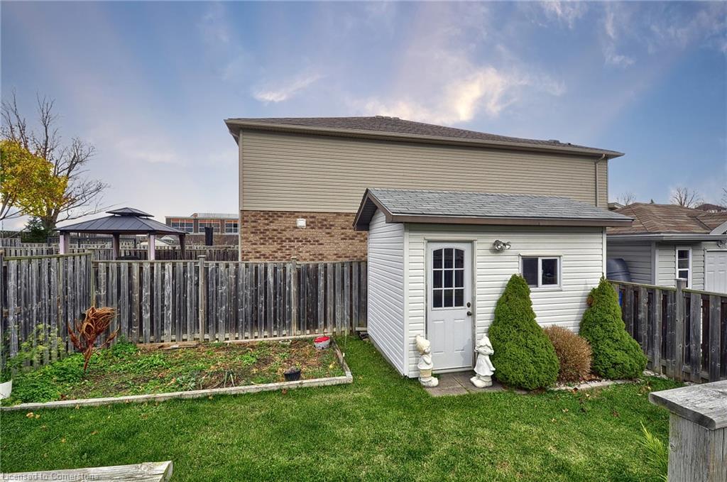 8 Lockwood Street Property Photo 41