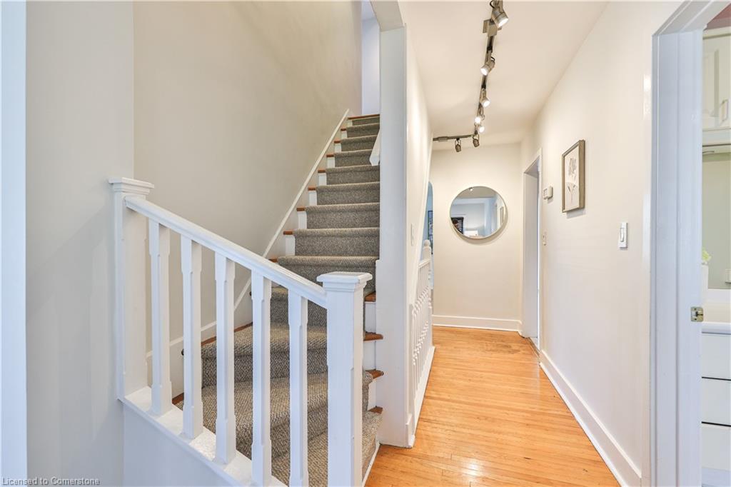 2260 New Street Property Photo 10