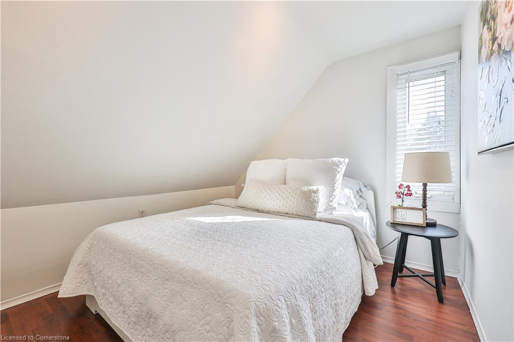 2260 New Street Property Photo 12