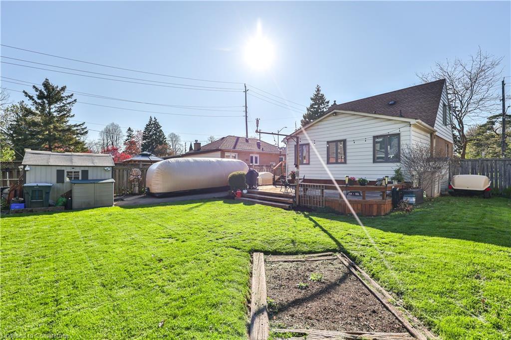 2260 New Street Property Photo 17
