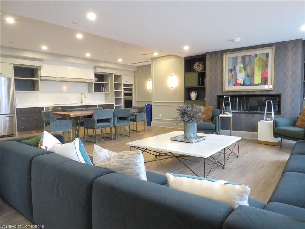305-470 Dundas Street E Property Photo 18