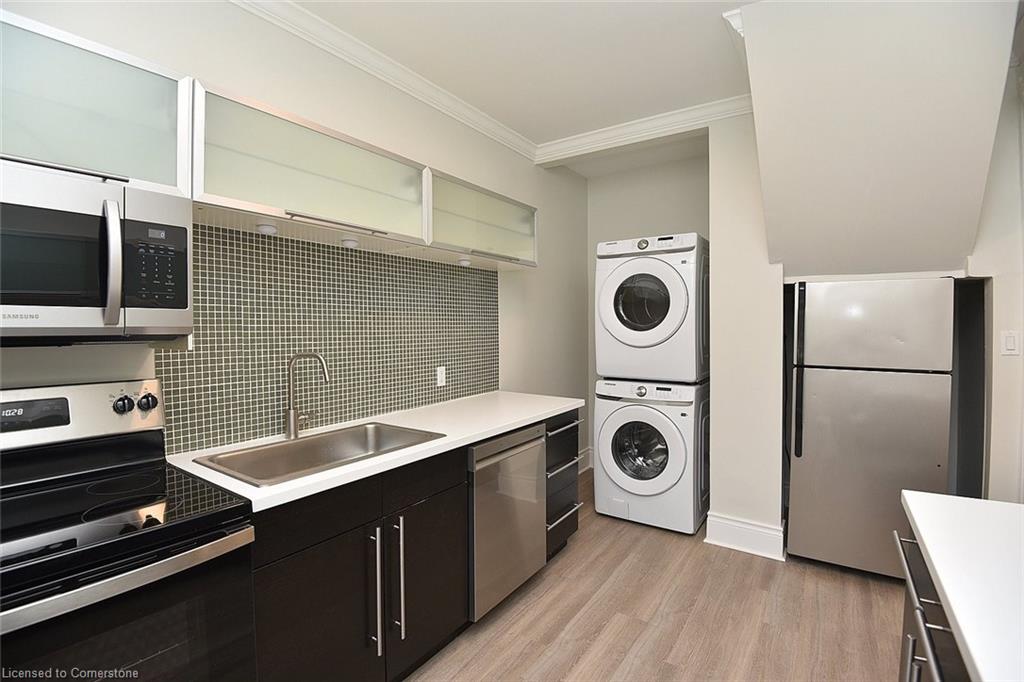 66 Erie Avenue Property Photo 41