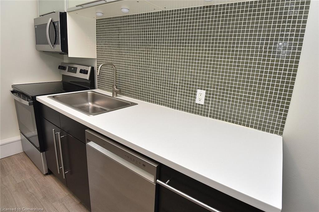 66 Erie Avenue Property Photo 40