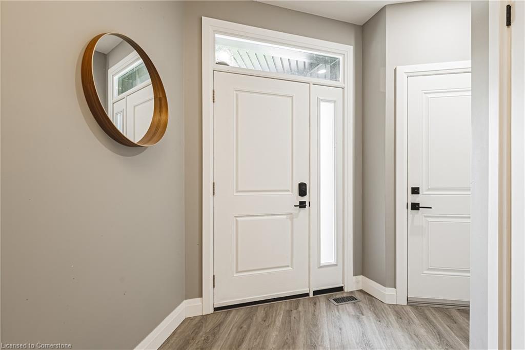 1053 Bay Street Property Photo 4