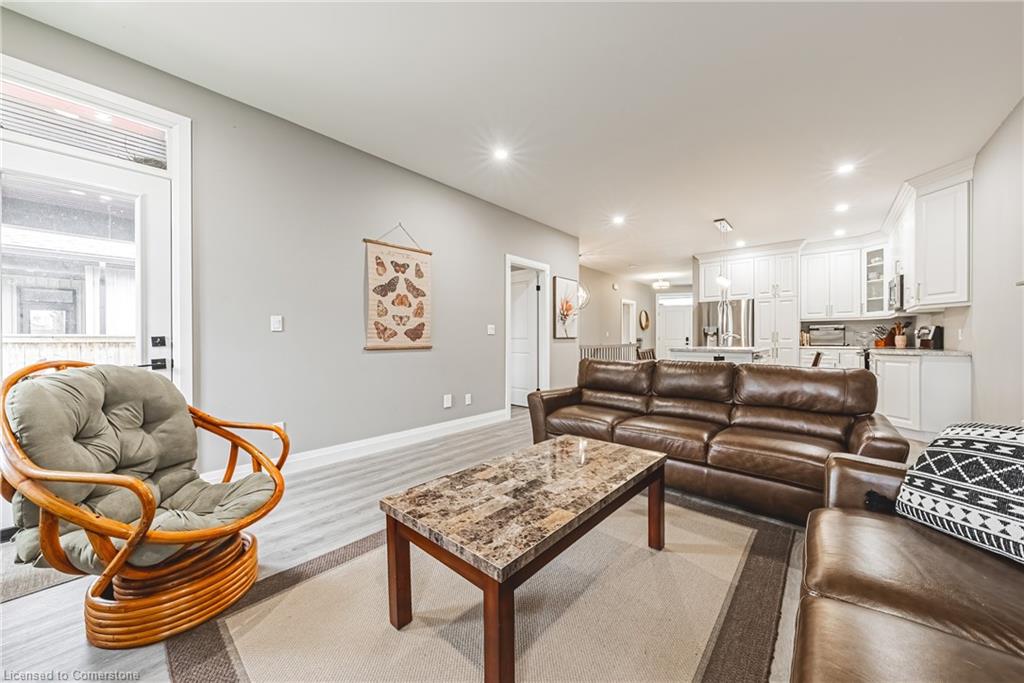 1053 Bay Street Property Photo 18