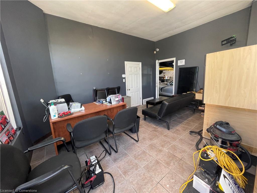 54 Ormond Street S Property Photo 7